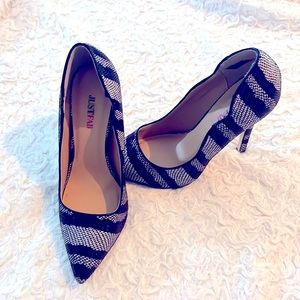 Black and White pumps SZ 7.5
